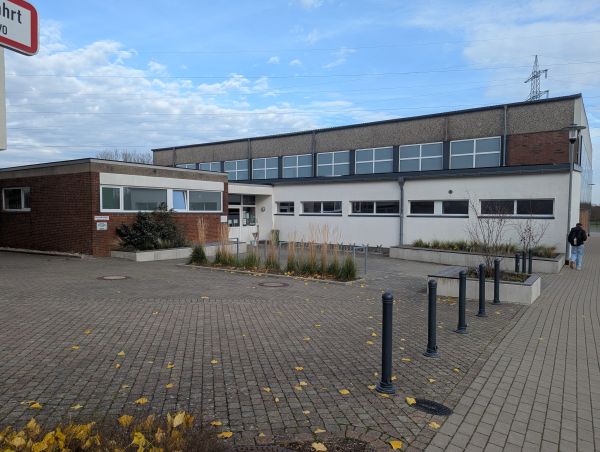 Image - Vorplatz Oberschule Borgloh 1